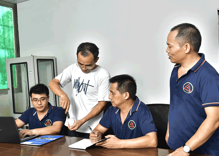 立凡研發(fā)團(tuán)隊(duì)