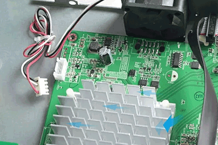 導(dǎo)熱硅膠片在交換機(jī)上的應(yīng)用 導(dǎo)熱硅膠片在交換機(jī)上的應(yīng)用